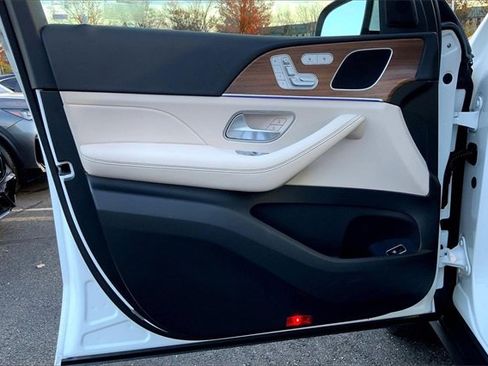 Used 2025 Mercedes-Benz GLE 350 4MATIC image 18