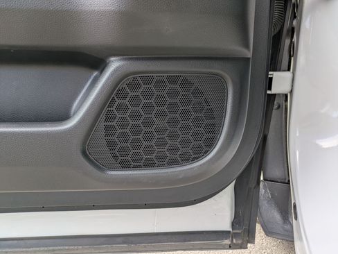Used 2024 Honda Pilot Touring image 15