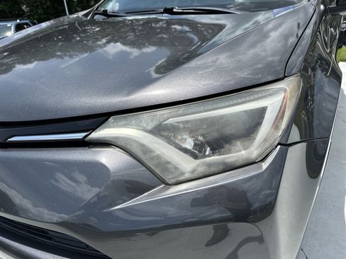 Used 2017 Toyota RAV4 LE FWD image 6