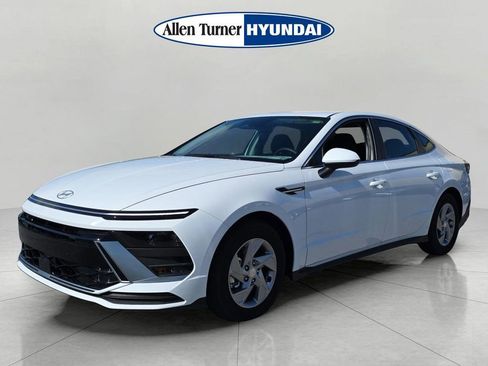 New 2026 Hyundai Sonata SE FWD image 3