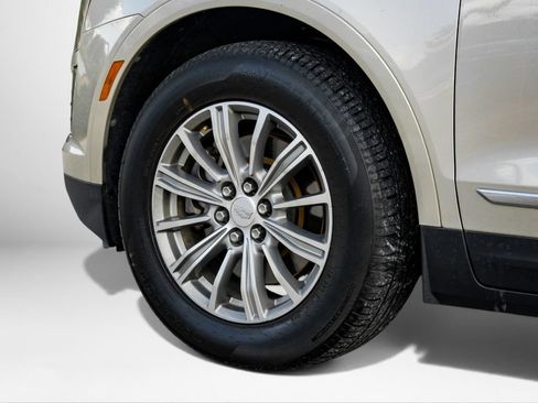 Used 2017 Cadillac XT5 Luxury w/ Driver Awareness Package FWD image 57