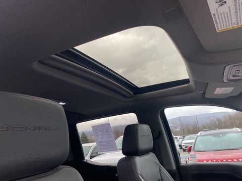 Used 2021 GMC Sierra 1500 Denali w/ Technology Package image 14