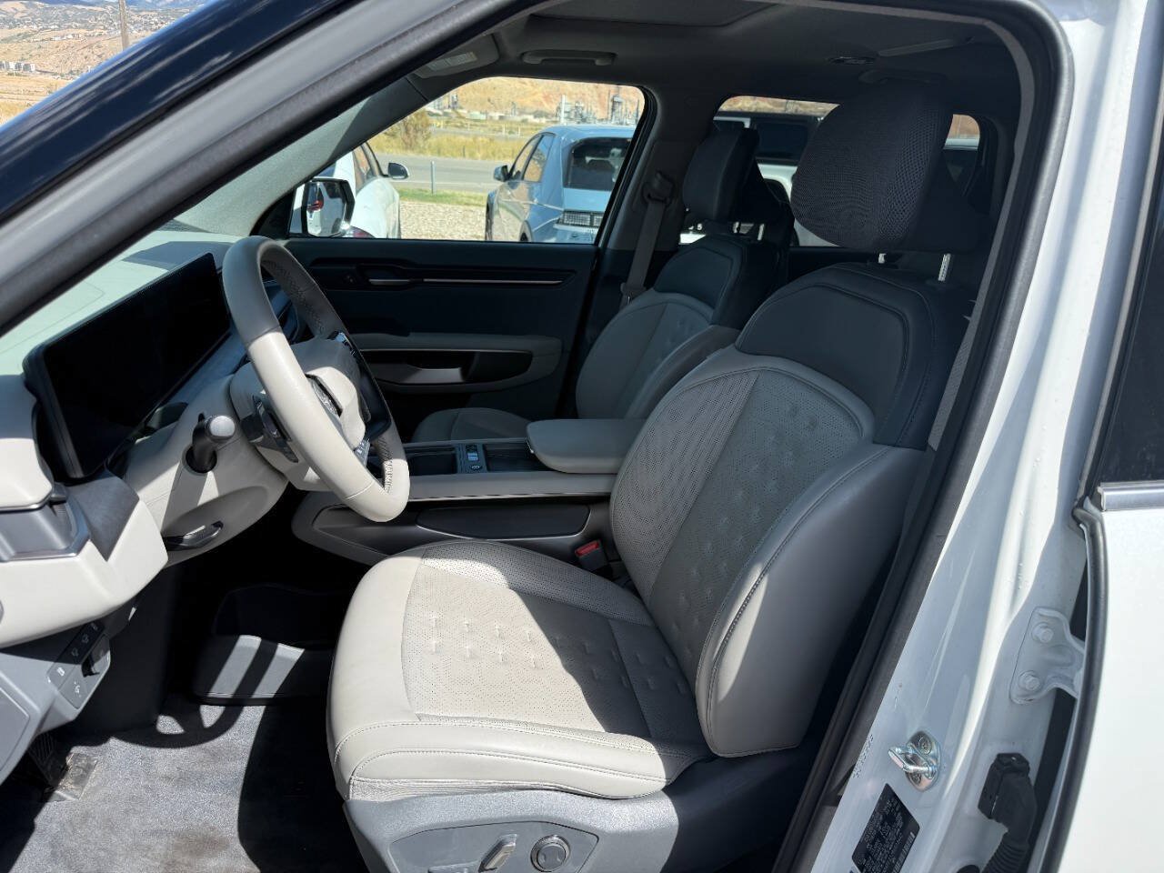 Used 2024 Kia EV9 Wind AWD/4WD image 3