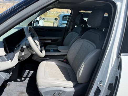 Used 2024 Kia EV9 Wind AWD/4WD image 3