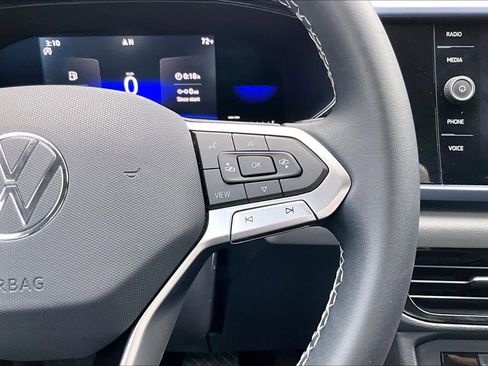 Certified 2022 Volkswagen Taos SE image 25