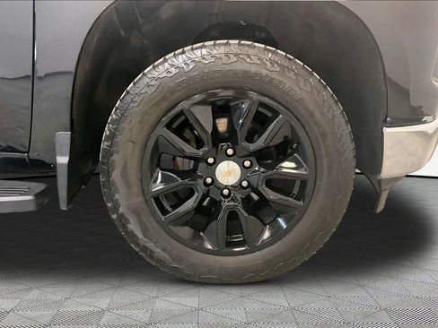 Used 2024 Chevrolet Silverado 1500 LT AWD/4WD image 30