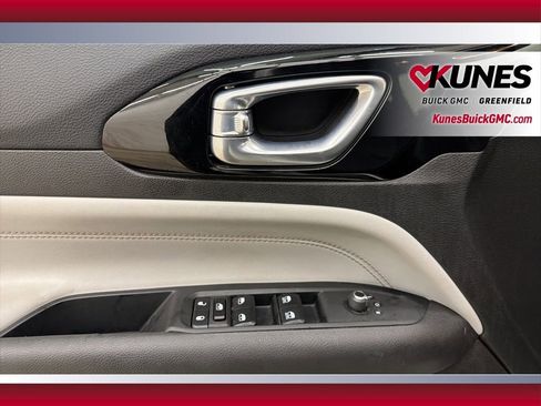 Used 2025 Jeep Compass Limited image 18