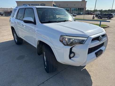Used 2017 Toyota 4Runner SR5 RWD image 19