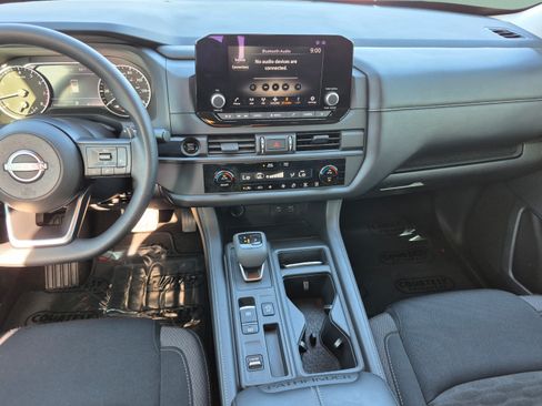 Certified 2025 Nissan Pathfinder S FWD image 14
