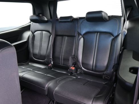 Used 2022 Jeep Wagoneer Series III RWD image 31