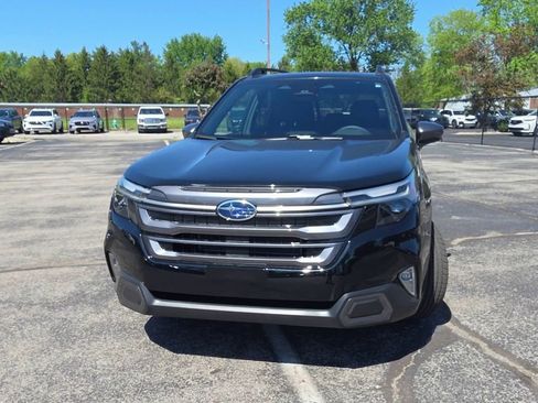 Certified 2025 Subaru Forester Limited w/ Popular Package AWD/4WD image 3