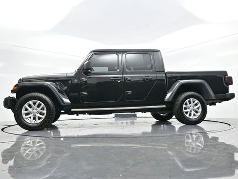 Used 2023 Jeep Gladiator Sport image 42