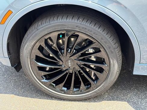New 2026 Lincoln Aviator Reserve AWD/4WD image 11