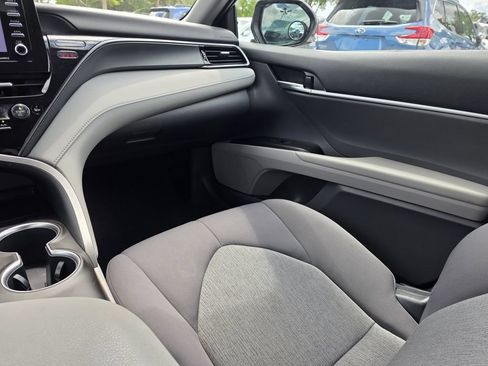 Used 2022 Toyota Camry LE w/ Convenience Package FWD image 13
