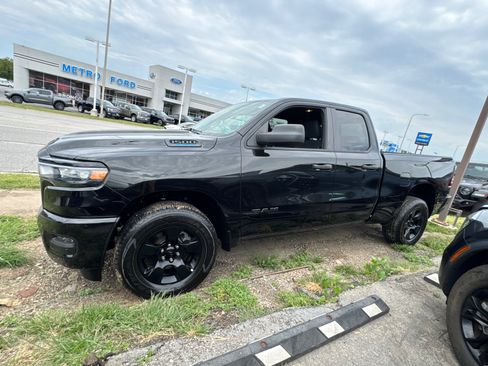 Used 2025 RAM 1500 Tradesman w/ Night Edition AWD/4WD image 3