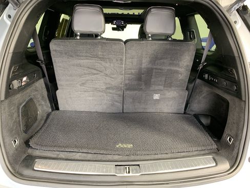 Used 2021 Jeep Grand Cherokee L Summit w/ Advanced Protech Group IV image 35