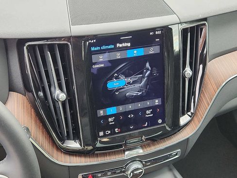 Used 2023 Volvo XC60 B5 Plus w/ Climate Package image 15