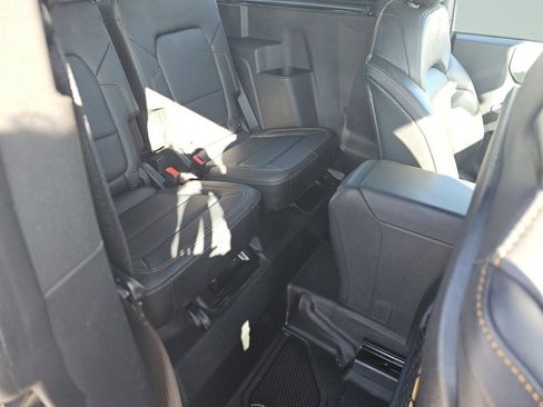 Used 2023 Ford Bronco Badlands image 5