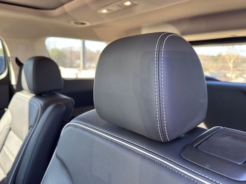 Used 2023 GMC Acadia Denali w/ Denali Ultimate Package image 28