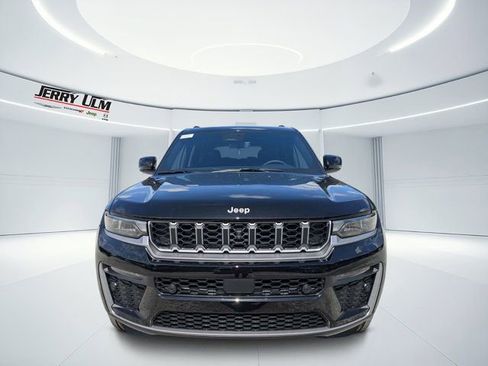 New 2026 Jeep Grand Cherokee L Limited w/ Luxury Tech Group II AWD/4WD image 8