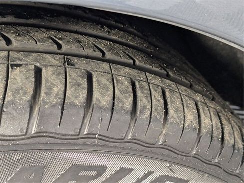 Used 2016 Volvo S60 T5 Inscription Platinum image 9