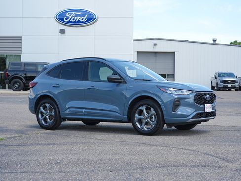 Used 2023 Ford Escape ST-Line w/ Tech Pack #1 AWD/4WD image 2