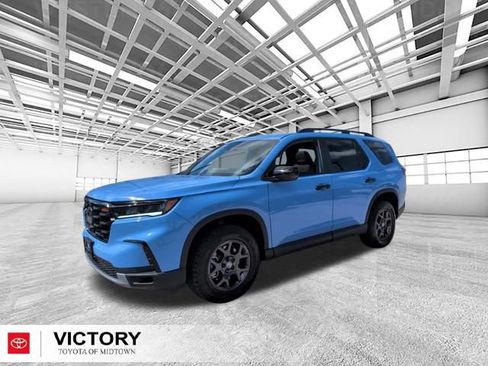 Used 2025 Honda Pilot TrailSport image 7