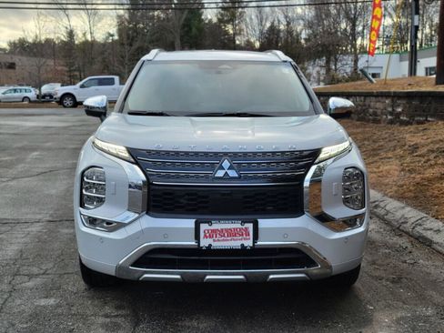 New 2025 Mitsubishi Outlander SEL image 8