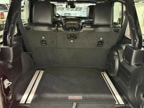 Used 2021 Jeep Wrangler Unlimited Rubicon w/ Trailer Tow Package AWD/4WD image 15