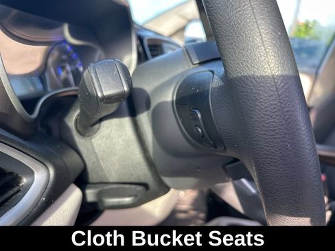 Used 2017 Chrysler Pacifica LX FWD image 35