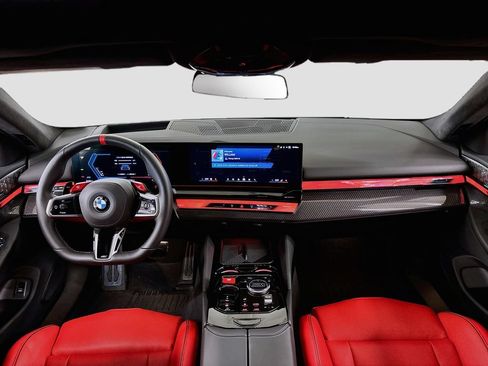 Used 2025 BMW M5 w/ Carbon Package AWD/4WD image 9