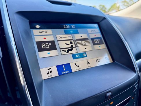 Used 2017 Ford Edge Titanium w/ Technology Package AWD/4WD image 11