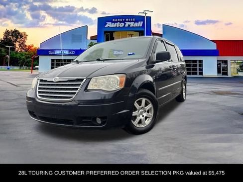 Used 2010 Chrysler Town & Country Touring image 2