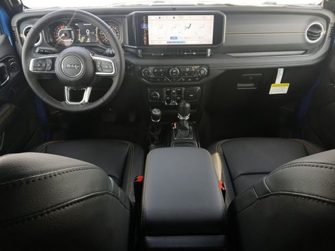 New 2026 Jeep Wrangler Unlimited Sahara AWD/4WD image 20