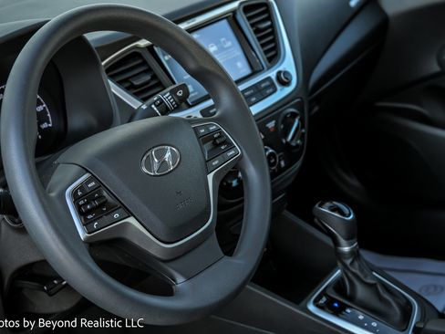 Used 2022 Hyundai Accent SEL image 27