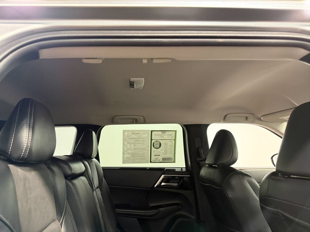 Used 2024 Mitsubishi Outlander SE AWD/4WD image 70