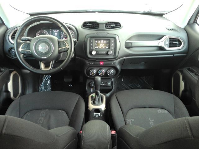 Used 2017 Jeep Renegade Latitude w/ Cold Weather Group AWD/4WD image 3