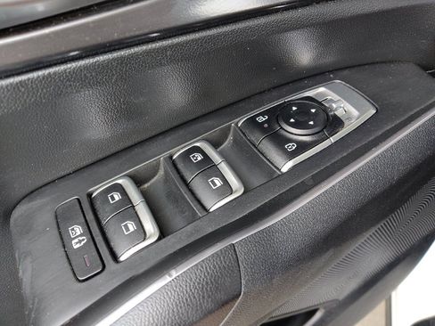 Used 2024 Kia Sorento S w/ Panoramic Sunroof Package FWD image 27