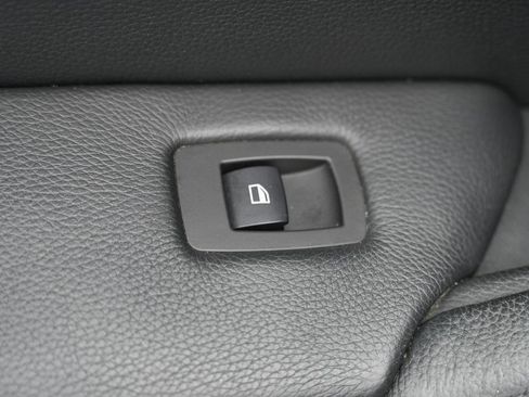 Used 2011 BMW X5 M image 32