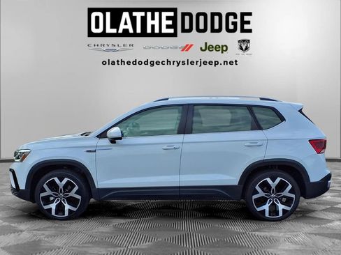 Used 2023 Volkswagen Taos SEL AWD/4WD image 20