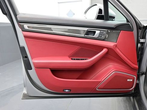 Certified 2023 Porsche Panamera Turbo S image 7