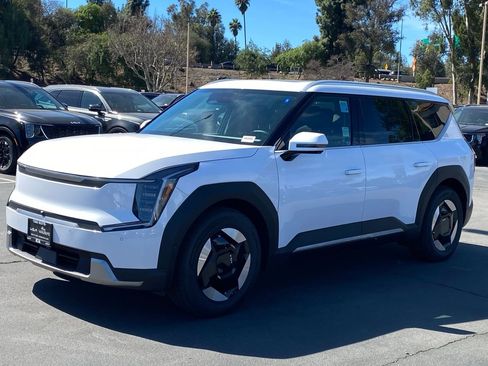 New 2026 Kia EV9 Wind image 7