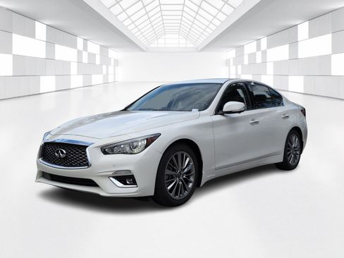 Used 2023 INFINITI Q50 Luxe w/ Cargo Package RWD image 3