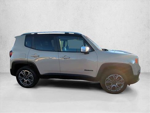 Used 2015 Jeep Renegade Limited image 4