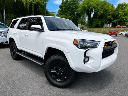 Used 2017 Toyota 4Runner SR5 Premium AWD/4WD image 1