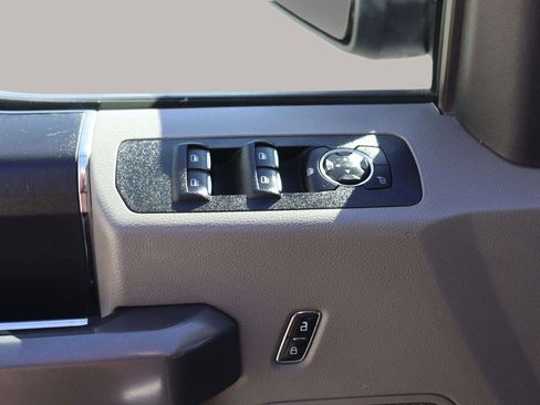 Used 2019 Ford F150 XLT w/ Trailer Tow Package image 15