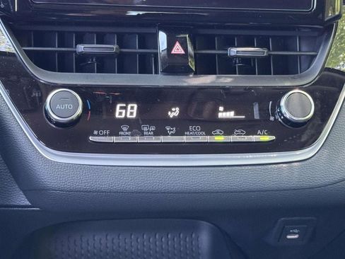 Used 2026 Toyota Corolla LE FWD image 5