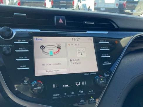 Used 2020 Toyota Camry XLE FWD image 35