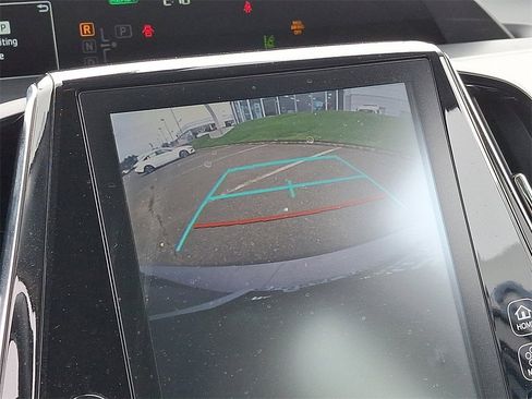 Used 2020 Toyota Prius Prime XLE image 19