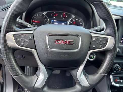 Used 2024 GMC Terrain SLE FWD image 27